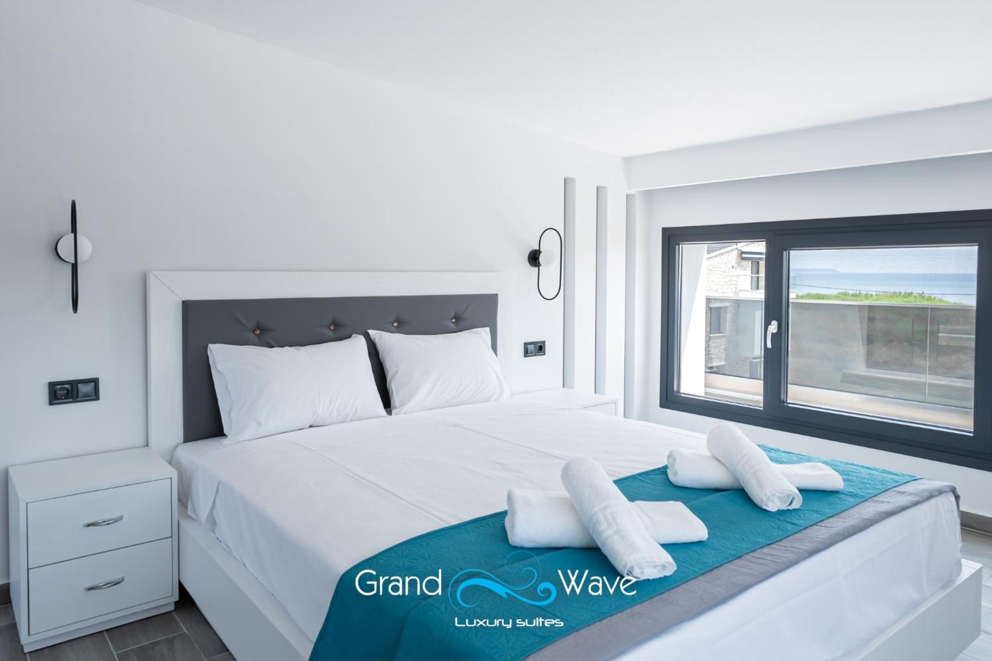 Grand Wave Luxury * Flogita