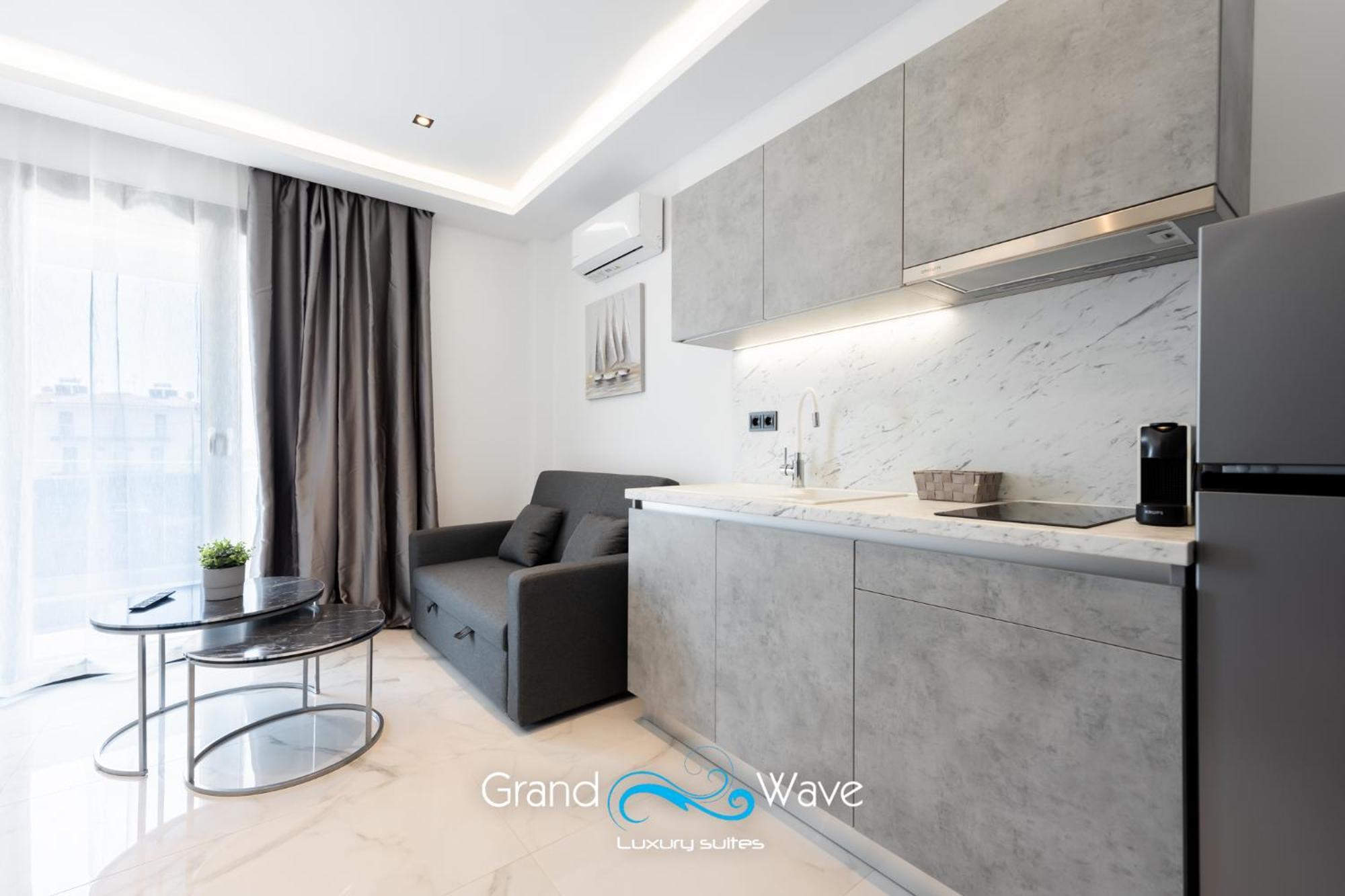 Grand Wave Luxury