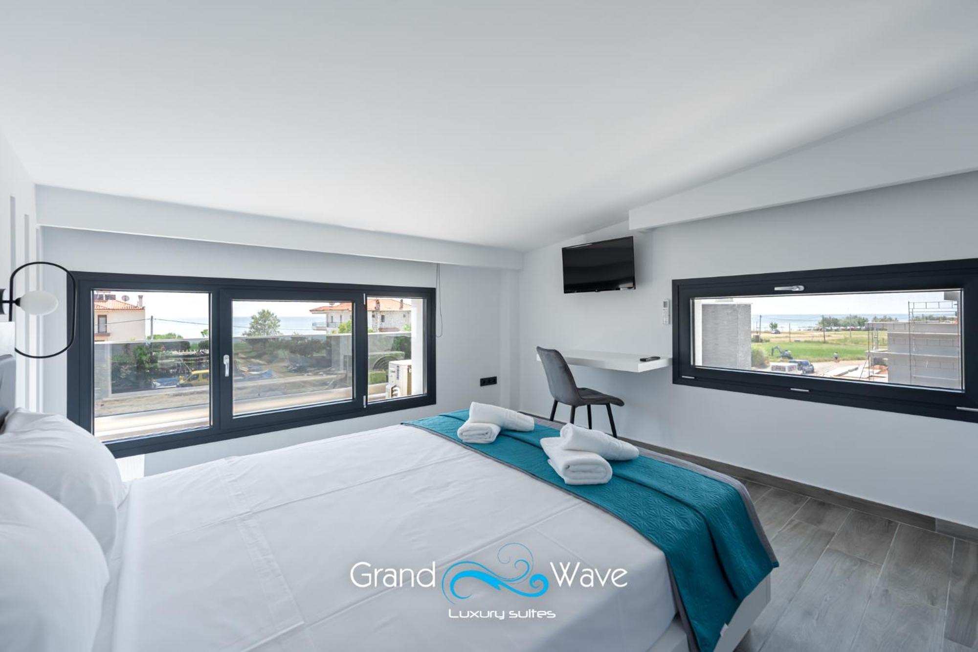 Grand Wave Luxury * Flogita