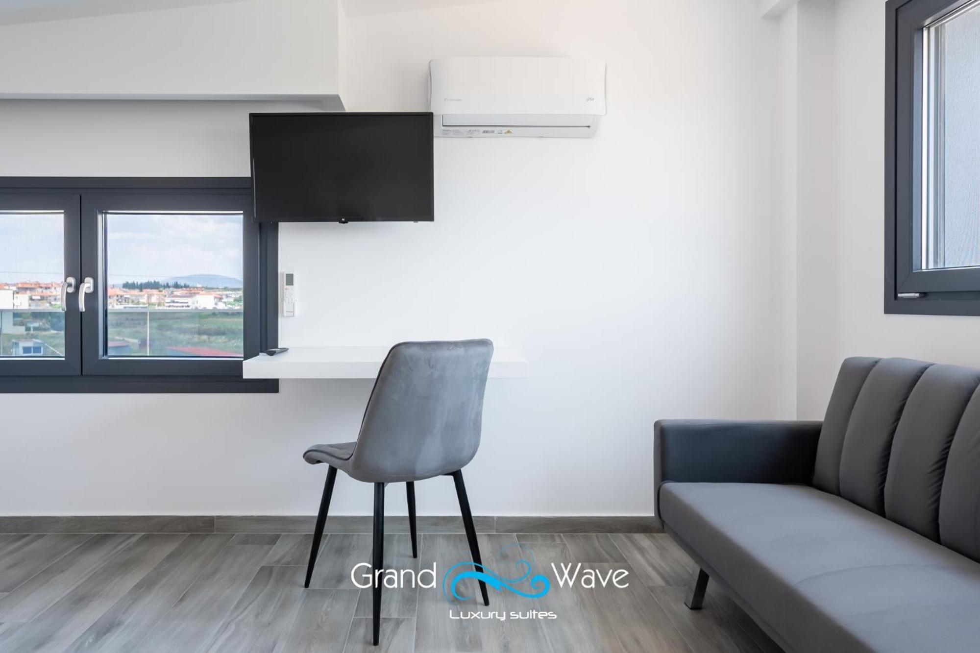 Grand Wave Luxury Apartment Flogita