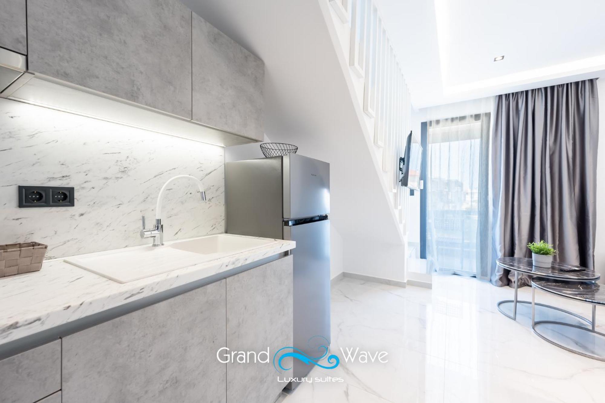 Grand Wave Luxury Flogita