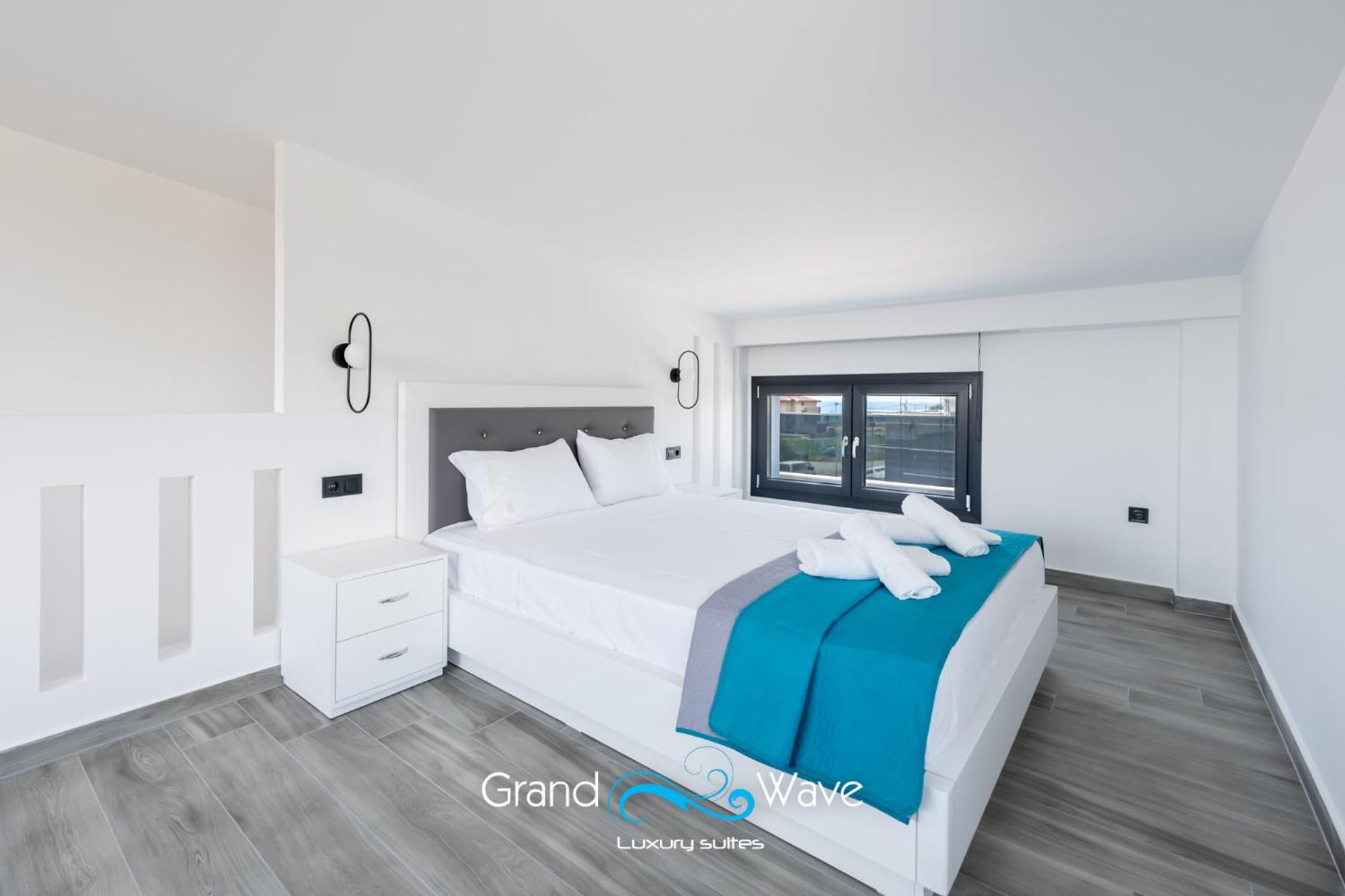 Grand Wave Luxury Apartment Flogita