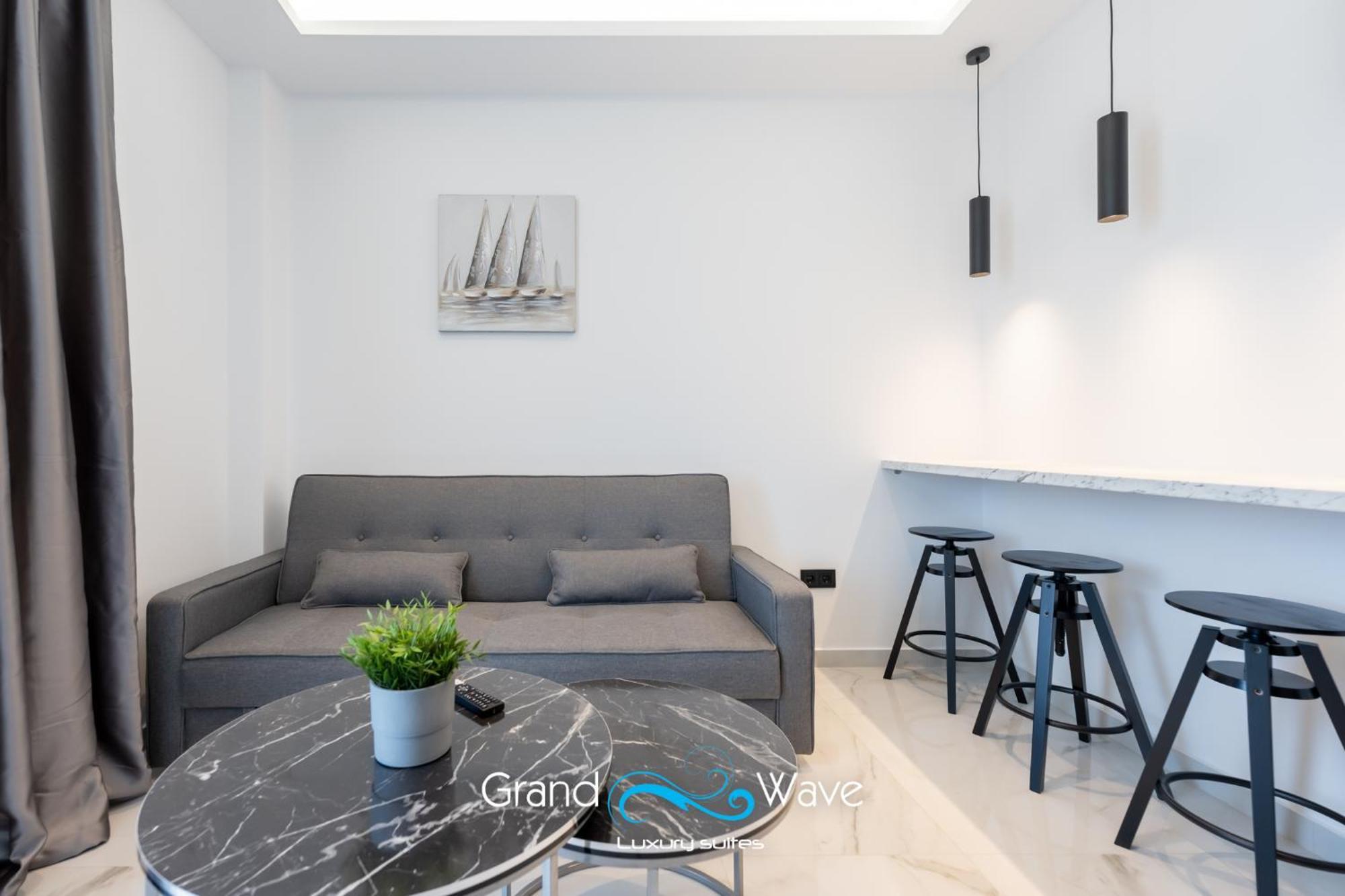 Grand Wave Luxury Apartment Flogita
