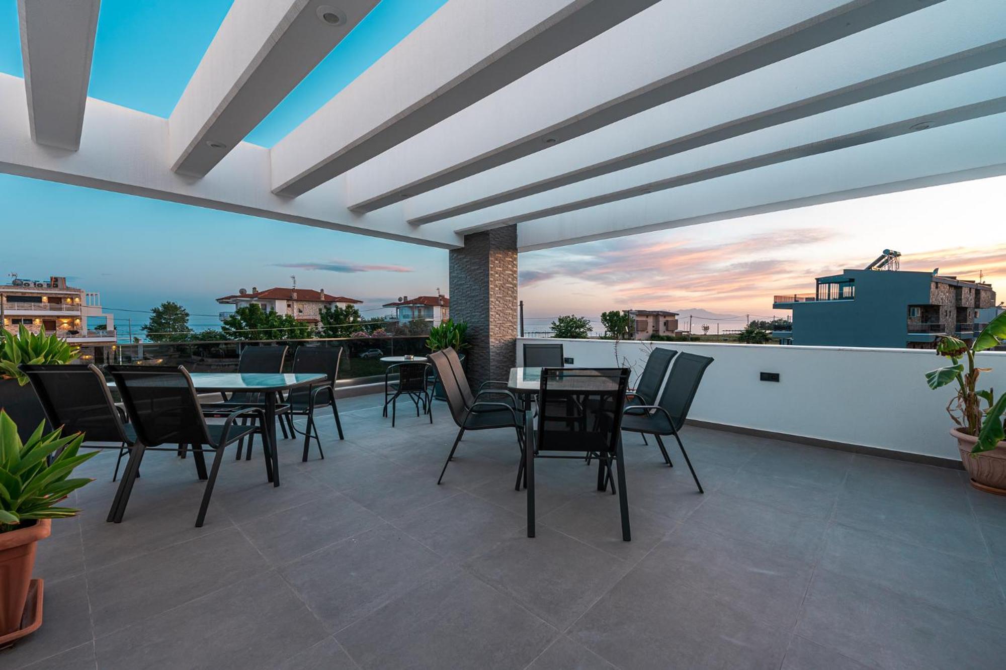 Apartment Grand Wave Luxury Flogita