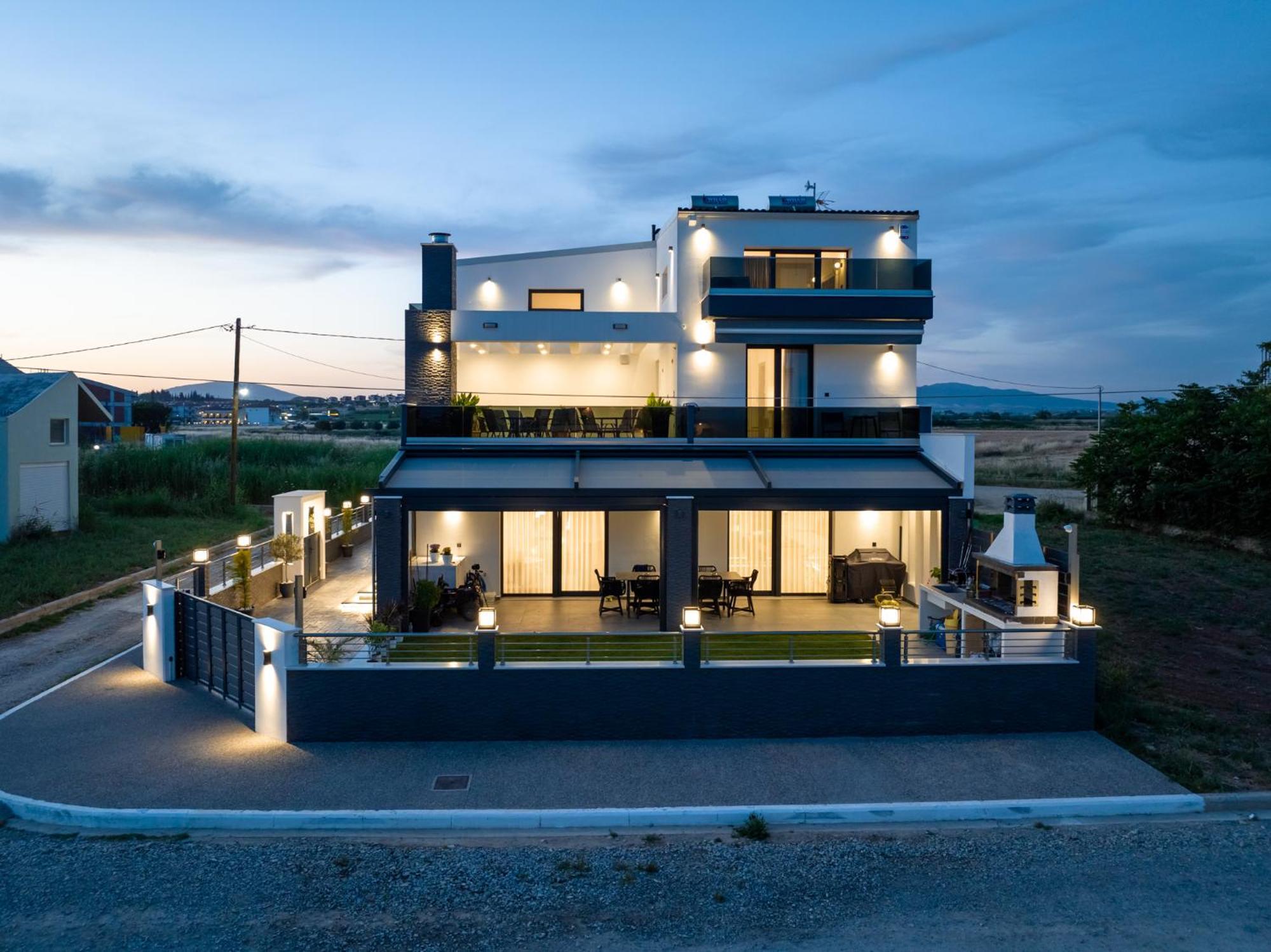 Grand Wave Luxury Apartment